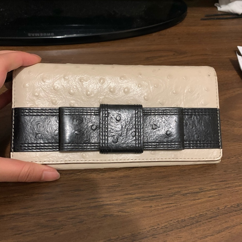 Kate Spade wristlet wallet